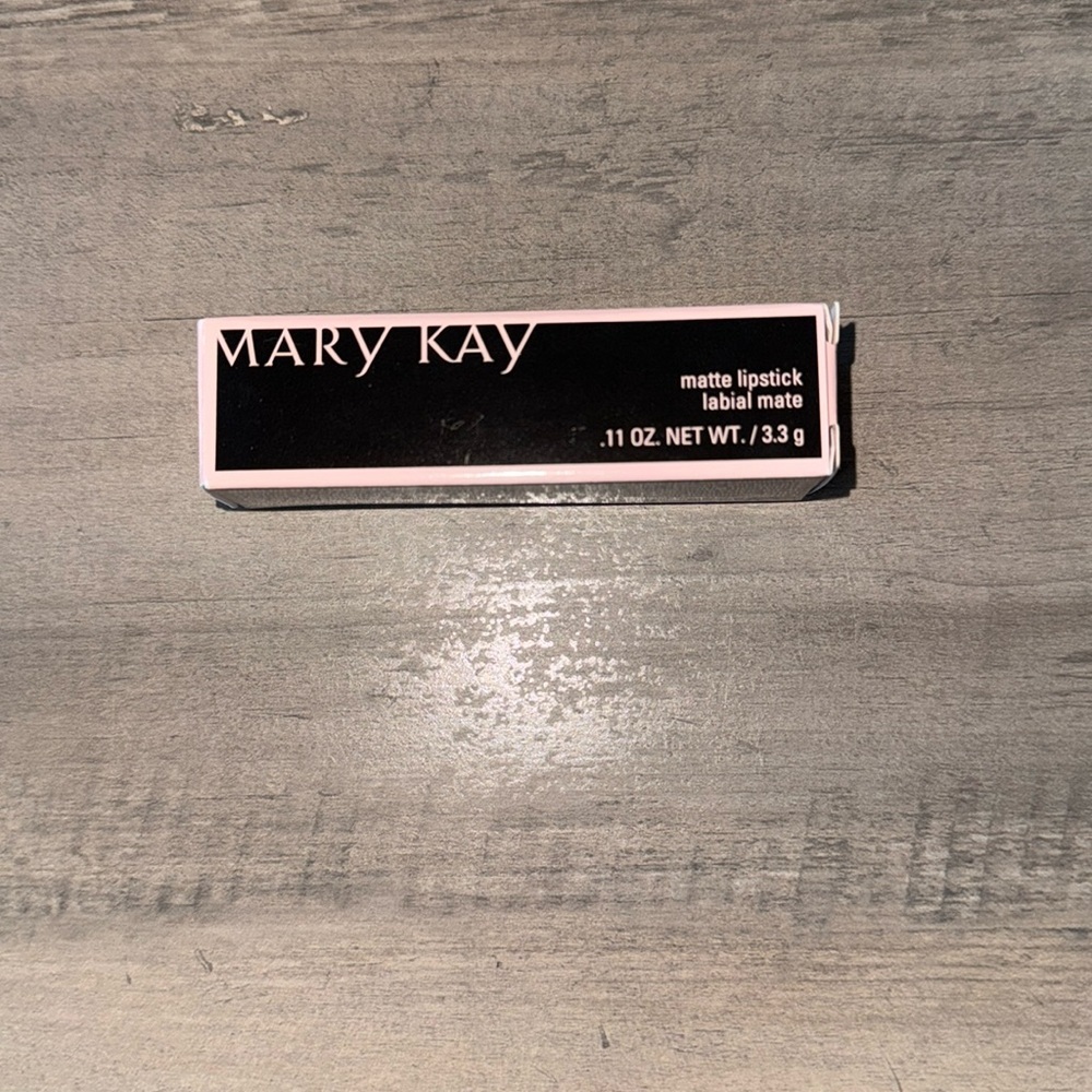Paparazzi Pink Matte Lipstick - Mary Kay Limited Edition - Picture 3 of 3